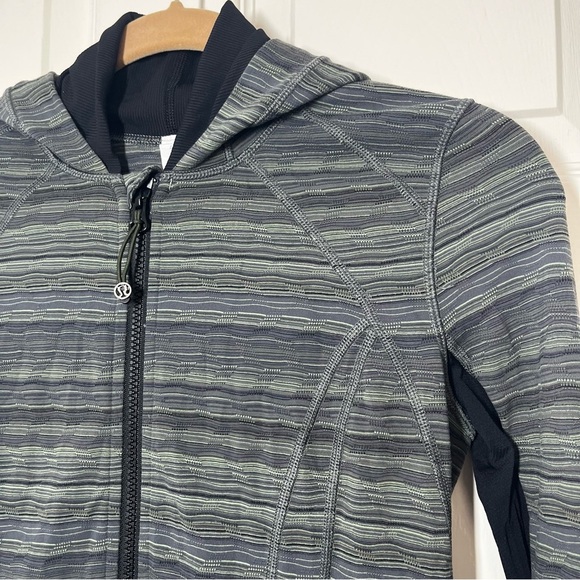 Lululemon Daily Practice Jacket Space Dye Fatigue Green Black Zip Hood Size 4 - Picture 3 of 14